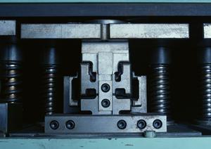 この会社に製本機の修理依頼を出そう